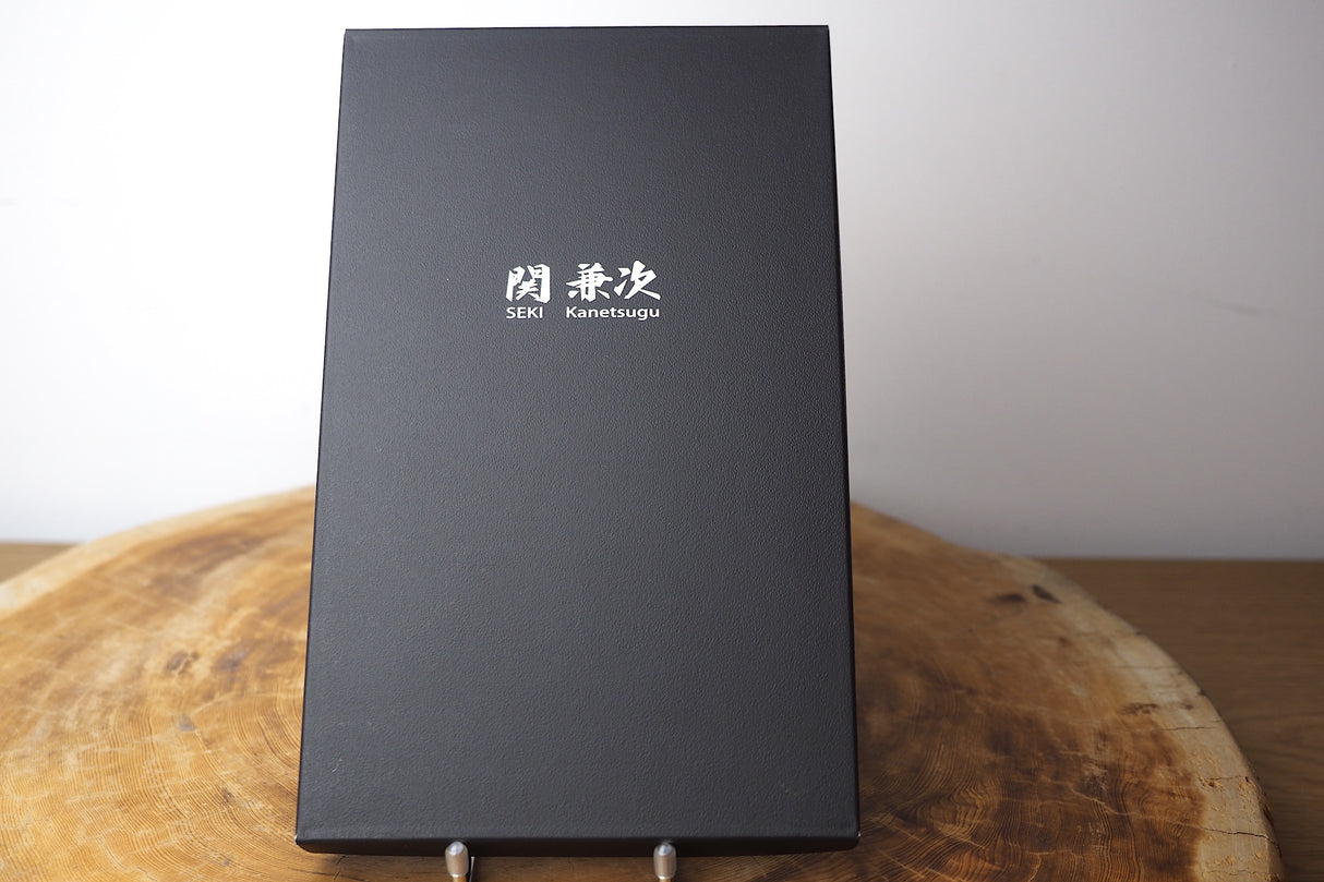 Seki Kanetsugu - 2 Steak Knife (Rounded tip) & 2 Fork Set in a gift box