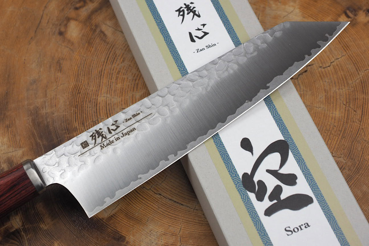 残心 Zan Shin SORA (from Seki) - VG10 Bunka Knife Hammered Finish 18cm with Red Laminated Plywood Handle