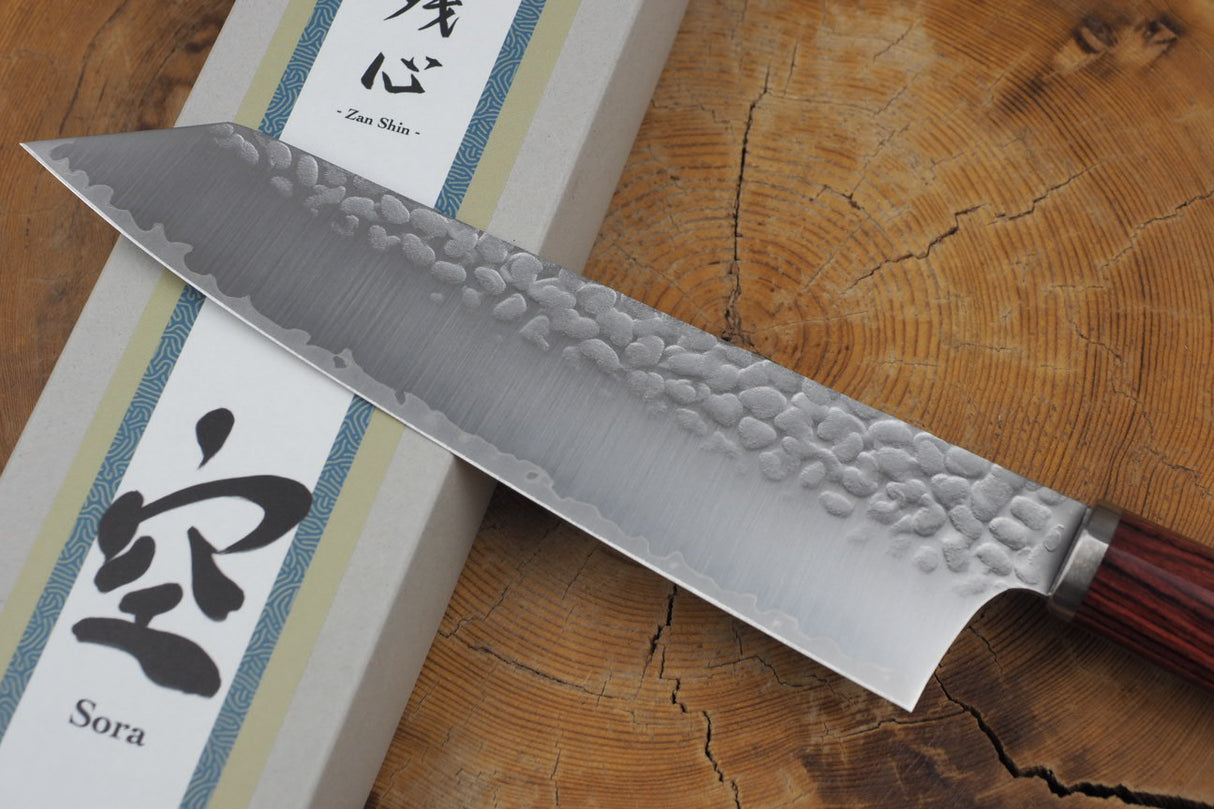 残心 Zan Shin SORA (from Seki) - VG10 Bunka Knife Hammered Finish 18cm with Red Laminated Plywood Handle
