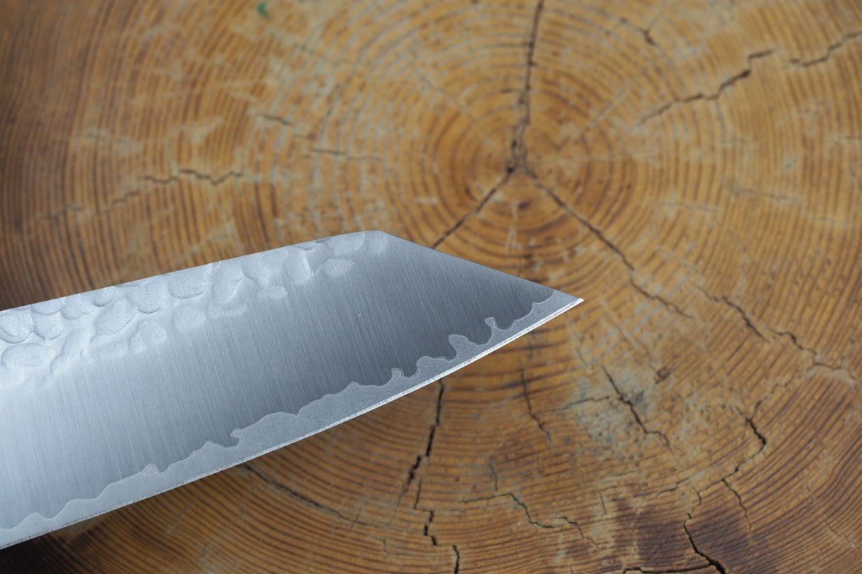 残心 Zan Shin SORA (from Seki) - VG10 Bunka Knife Hammered Finish 18cm with Red Laminated Plywood Handle