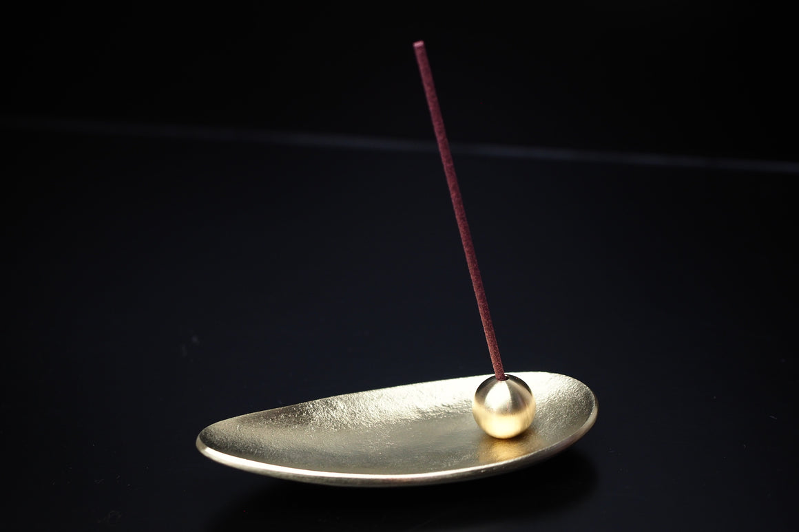 Nousaku - Brass Incense Holder (bamboo leaf shape)