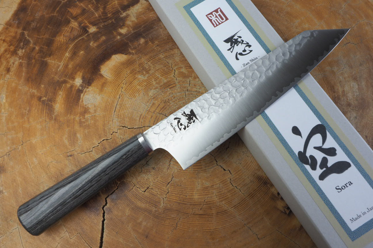 残心 Zan Shin® SORA (from Seki) - VG10 Bunka Knife Hammered Finish 18cm with Grey Laminated Plywood Handle
