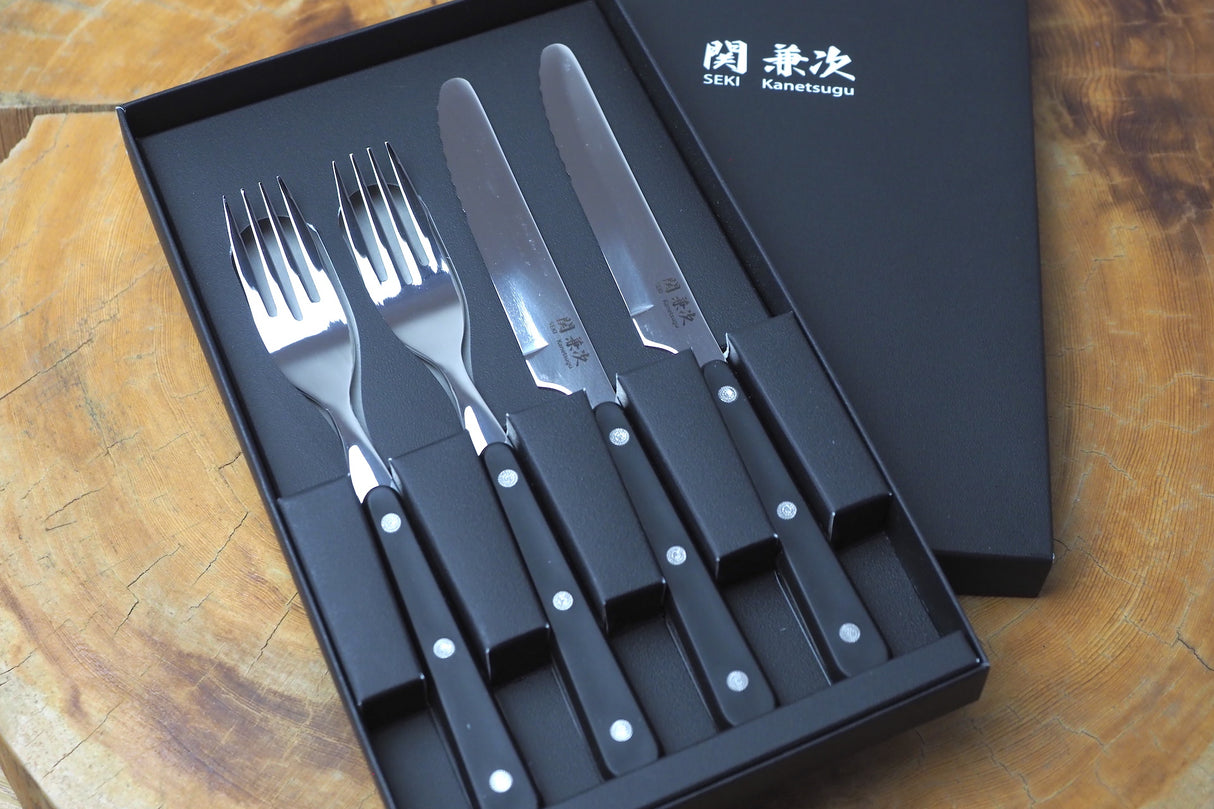 Seki Kanetsugu - 2 Steak Knife (Rounded tip) & 2 Fork Set in a gift box