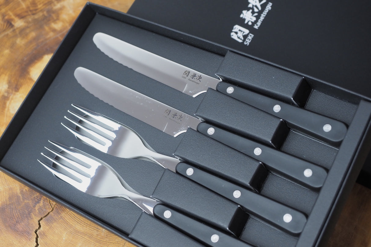 Seki Kanetsugu - 2 Steak Knife (Rounded tip) & 2 Fork Set in a gift box
