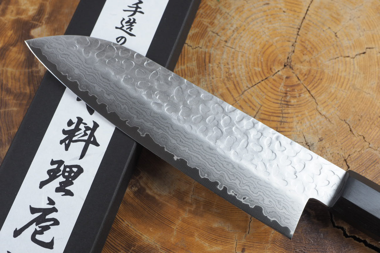 残心 Zan Shin Akatsuki (from Seki) - VG10 Santoku Knife Damascus Hammered Finish 17cm with Mahogany Handle