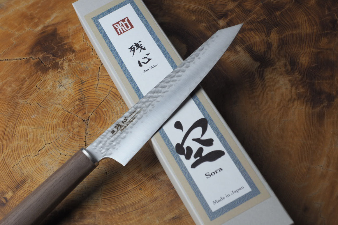 残心 Zan Shin SORA (from Seki) - VG10 Bunka (K-tip) Hammered Finish with Walnut Handle 15cm