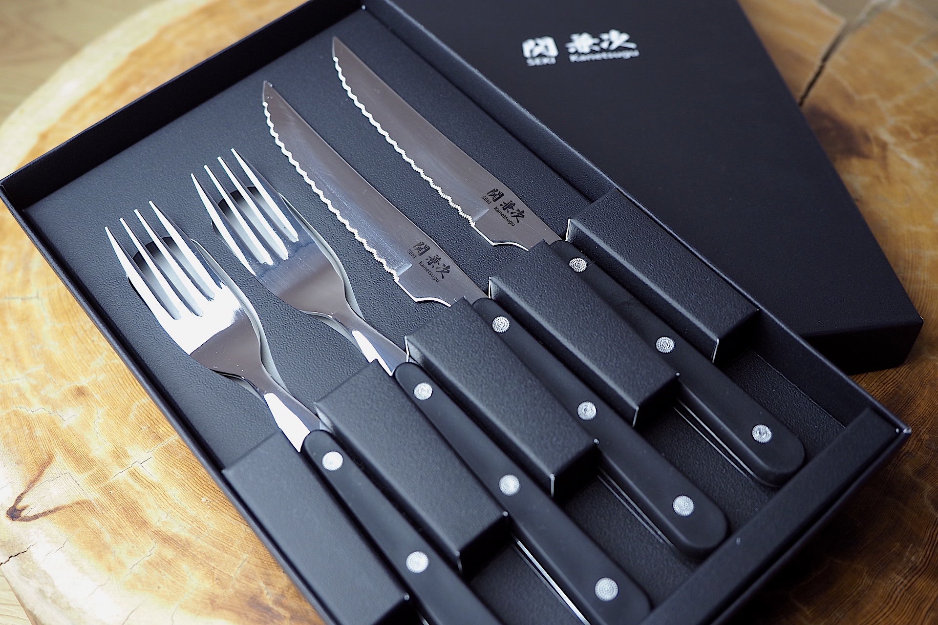 Seki Kanetsugu - 2 Steak Knife & 2 Fork Set in a gift box – Kaz's