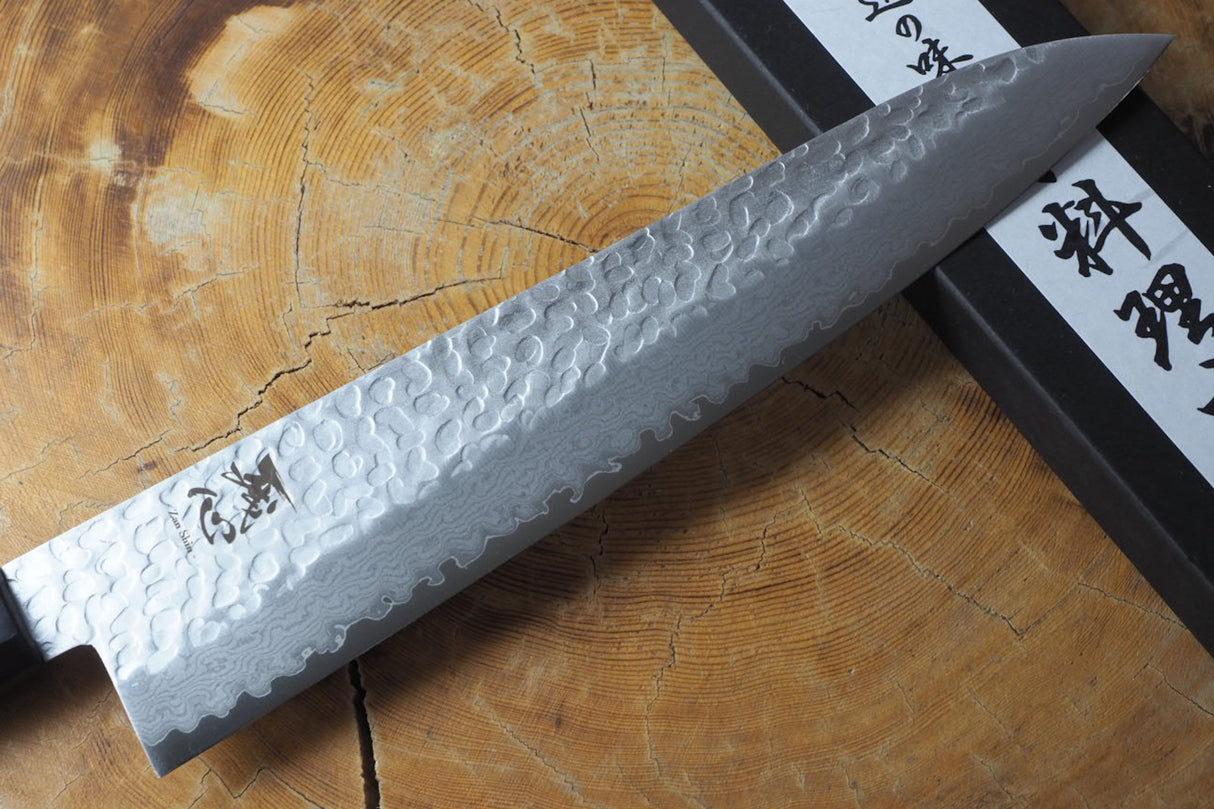 残心 Zan Shin® Akatsuki (from Seki) - VG10 Gyuto Chef's Knife Damascus Hammered Finish 21cm/24cm with Mahogany Handle