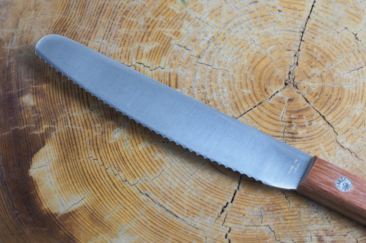 Kanetsune AUS-8 Serrated Blade Spread Knife 11cm Red Plywood Handle