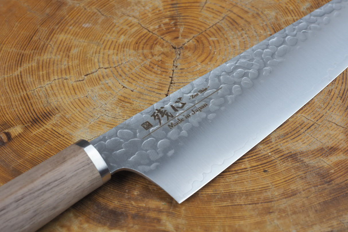 残心 Zan Shin SORA (from Seki) - VG10 Bunka (K-tip) Hammered Finish Knife with Walnut Handle 18cm