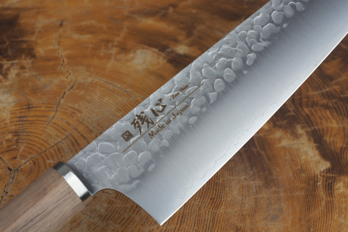 残心 Zan Shin SORA (from Seki) - VG10 Bunka (K-tip) Hammered Finish Knife with Walnut Handle 18cm