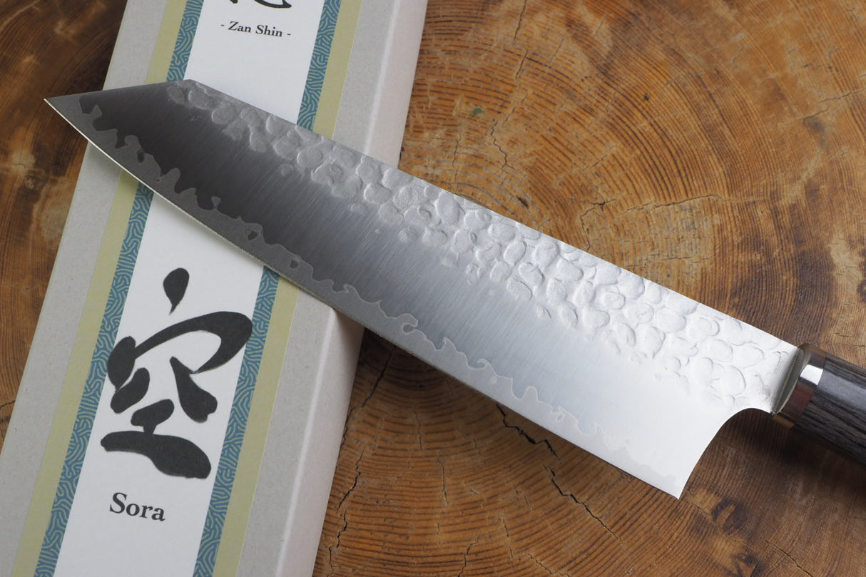 残心 Zan Shin® SORA (from Seki) - VG10 Bunka Knife Hammered Finish 18cm with Grey Laminated Plywood Handle