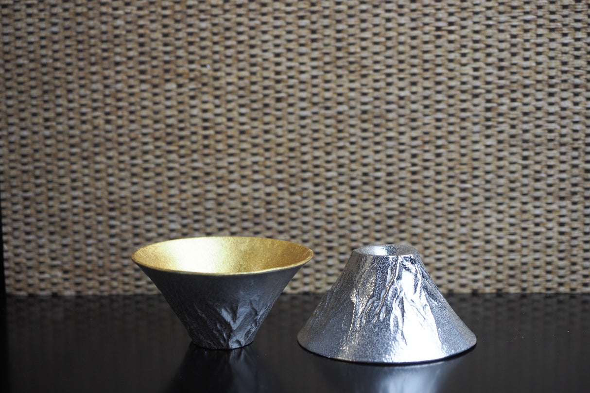 Nousaku - Mt.Fuji Sake Cup Gift Set (Silver outer - Silver inner & Silver outer - Gold inner)