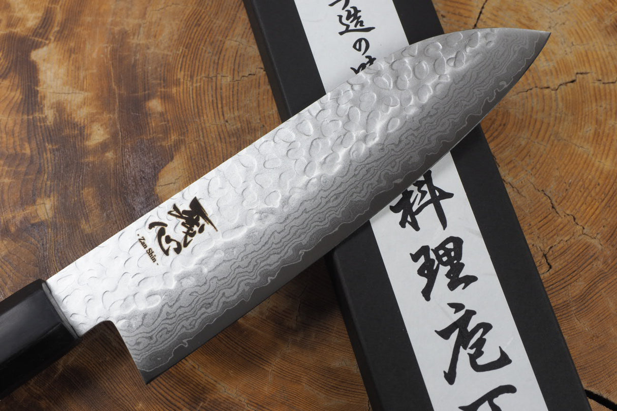 残心 Zan Shin Akatsuki (from Seki) - VG10 Santoku Knife Damascus Hammered Finish 17cm with Mahogany Handle