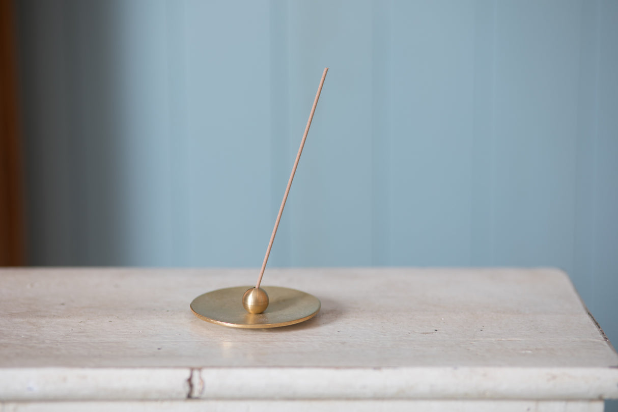 Nousaku - Brass Incense Holder (round shape)