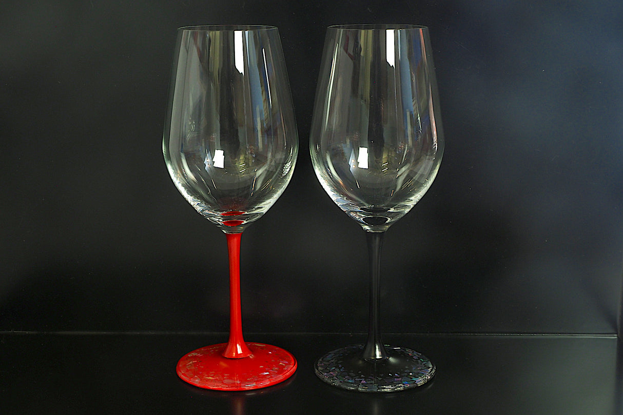 "Raden" Lacquer Coated Crystal Wineglass 365ml - Stone Walls Pattern (black)