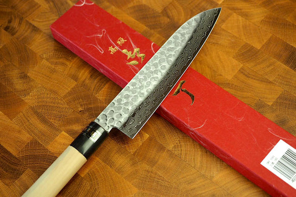 Sakai Jikko "Wa-Santoku" Knife VG10 Core and Damascus Steel hammered finish (18cm) with Magnolia & Buffalo Horn Handle